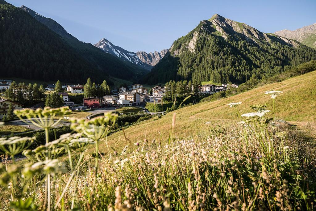 Hotel Des Alpes Замнаун Екстер'єр фото